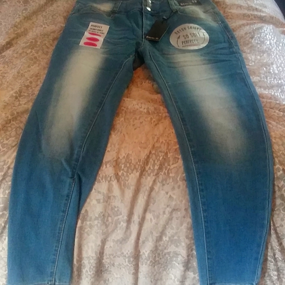 Skinny jeans